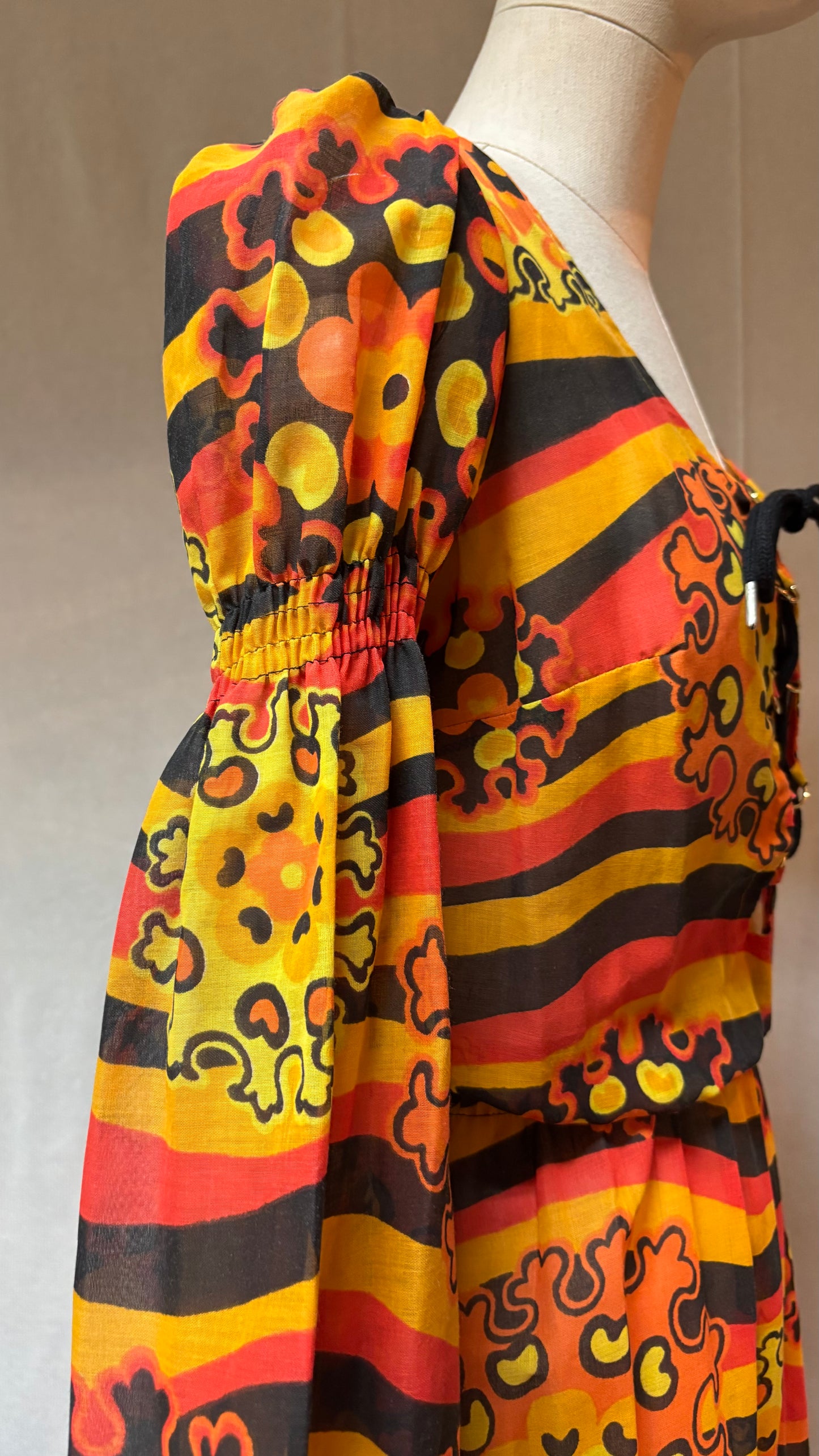 Vestido 60s Gold Star