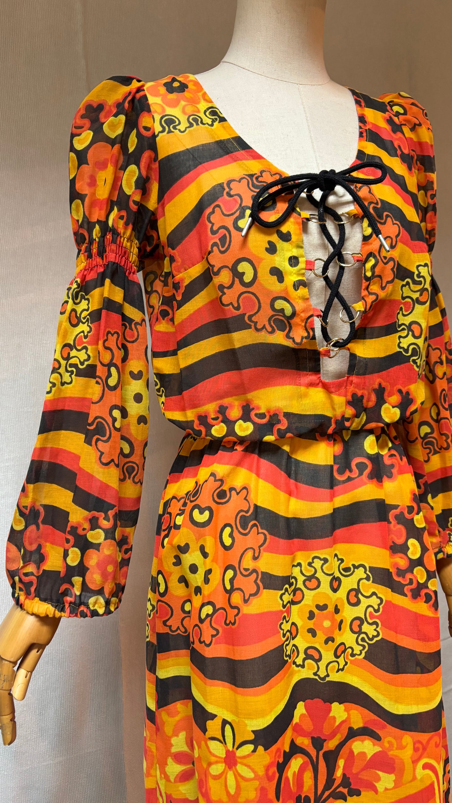 Vestido 60s Gold Star